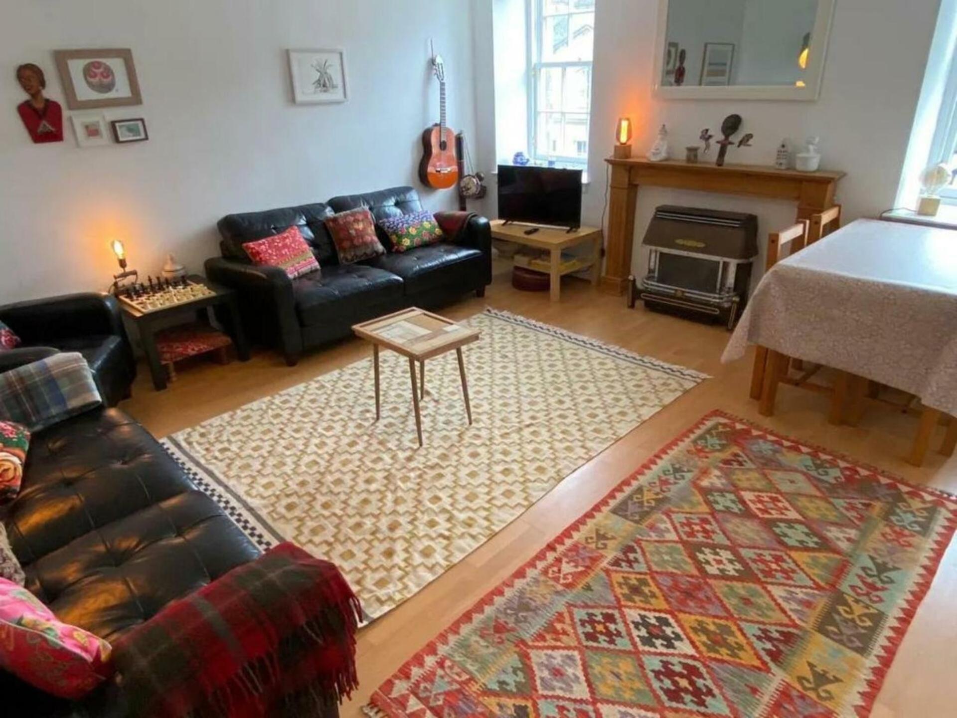 Charming 3 Bedroom Apartment In The Heart Of Vibrant Old Town EDI Exterior photo