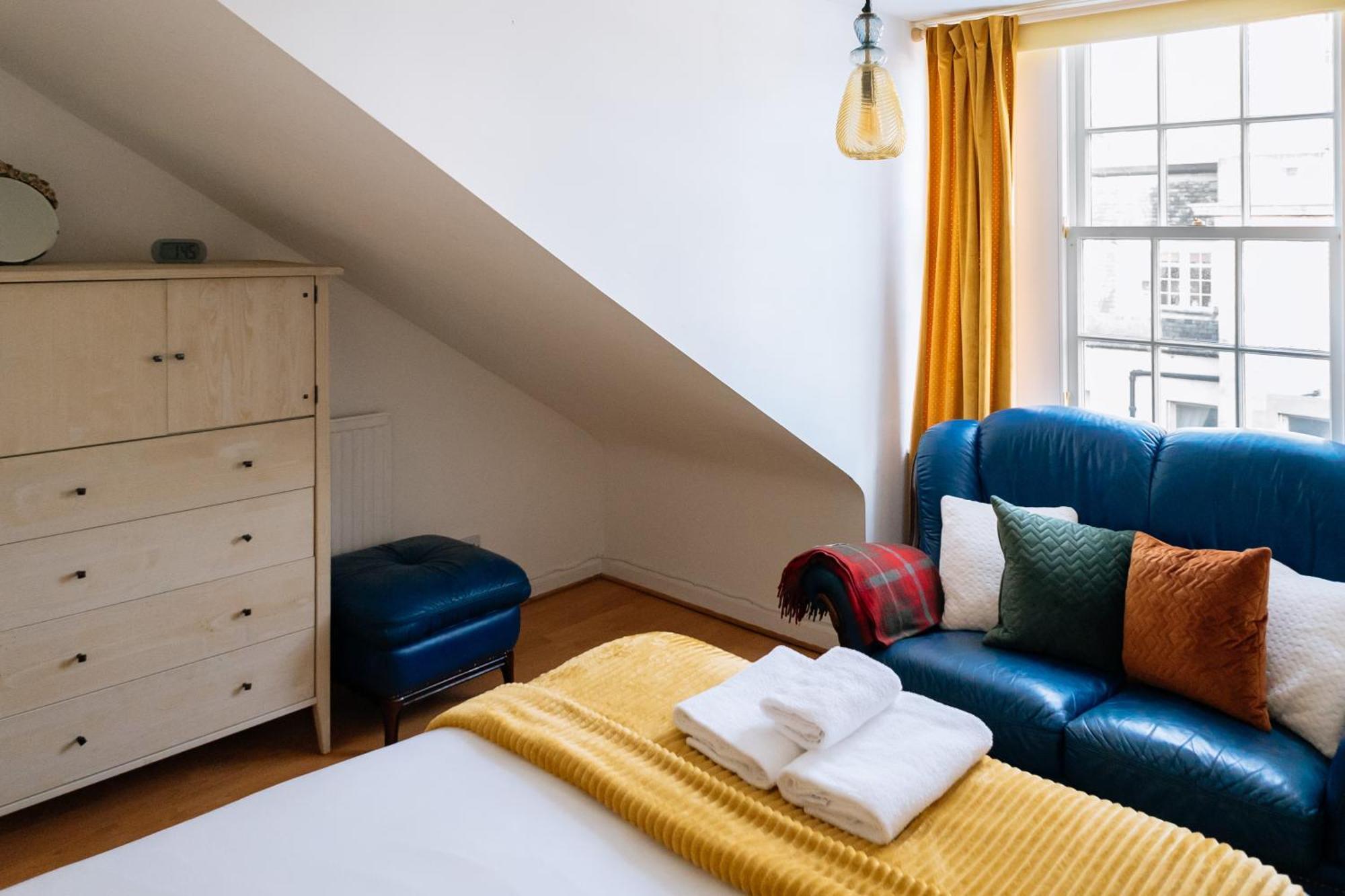 Charming 3 Bedroom Apartment In The Heart Of Vibrant Old Town EDI Exterior photo